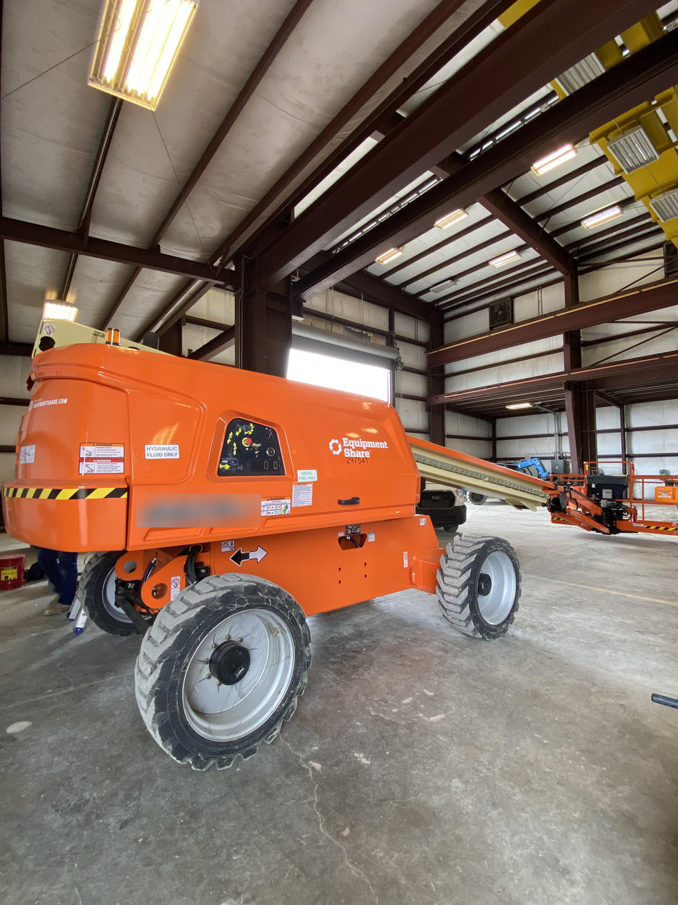 2023 JLG 660SJ