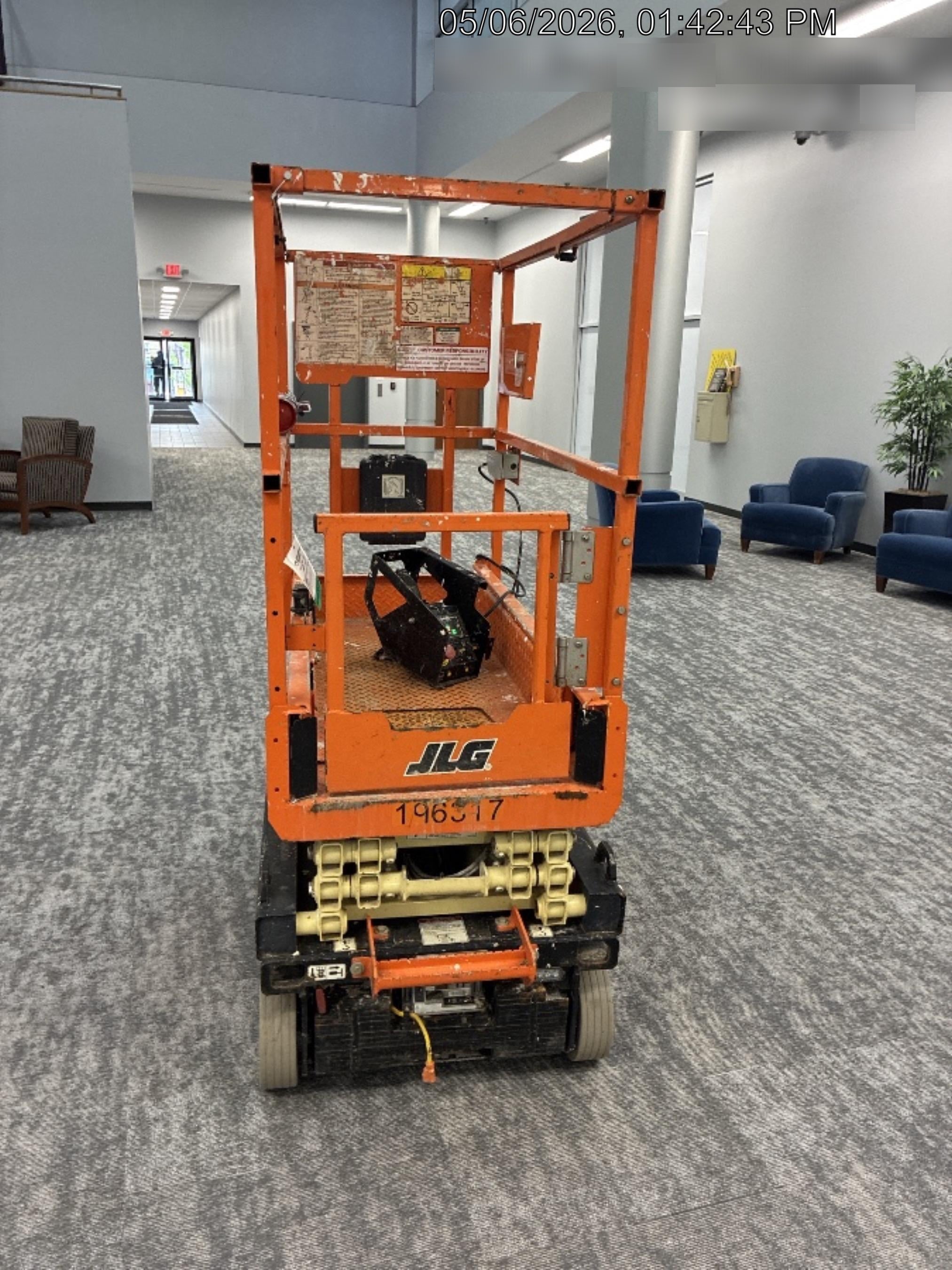 2021 JLG ES1330L