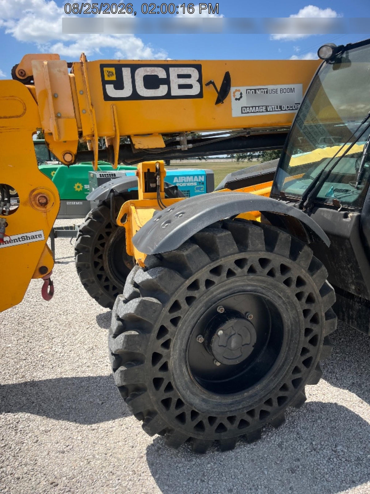 2019 JCB 509-42 JCB 509-42 Enclosed Cab, 74 HP, Solid Tires, Worklights, Beacon, Aux Hydraulics, Lifting Eye w/60" Carriage/60" Forks