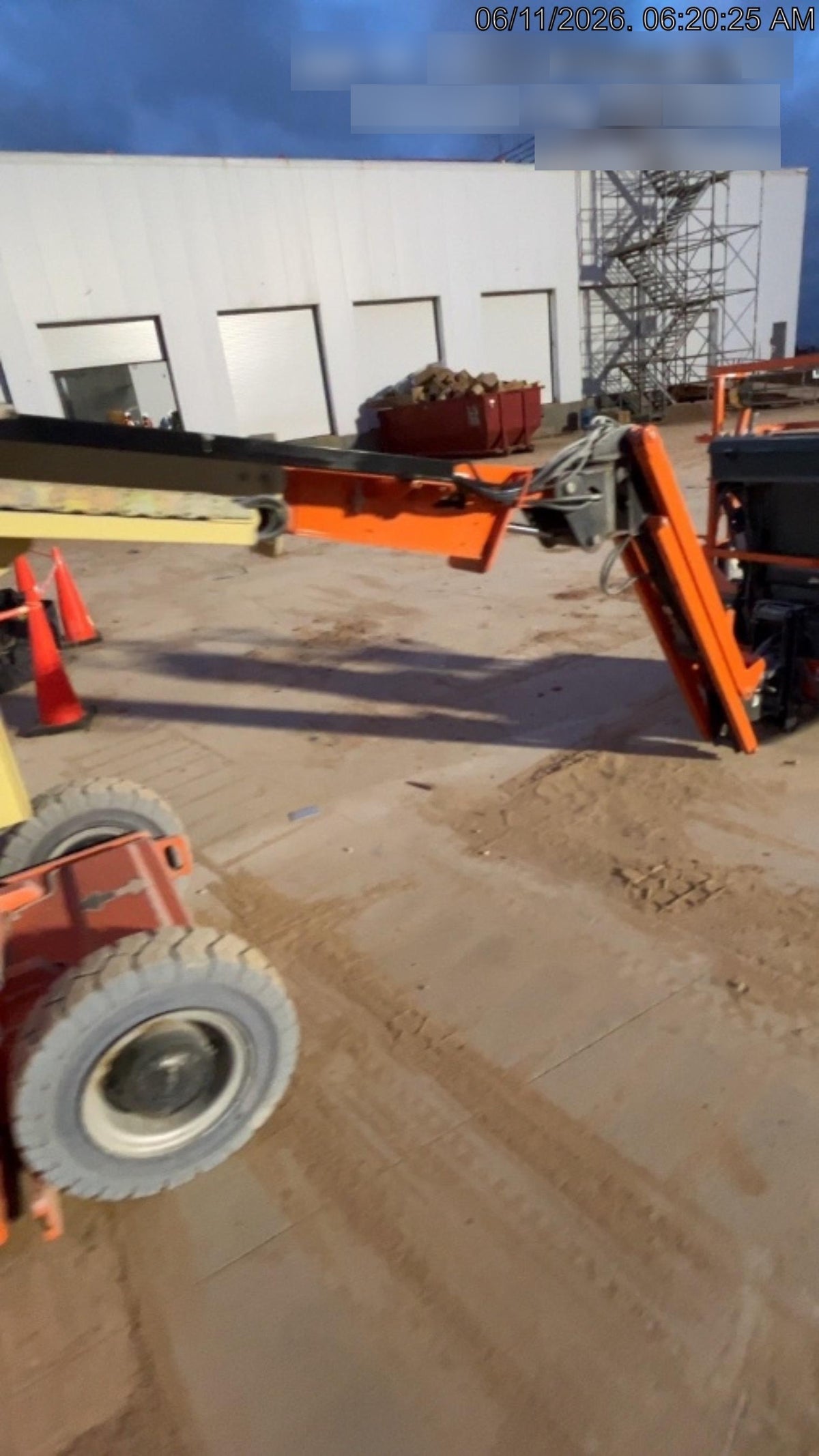 2022 JLG E300AJP