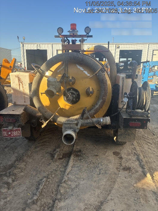 2021 VAC-TRON LP573XDT