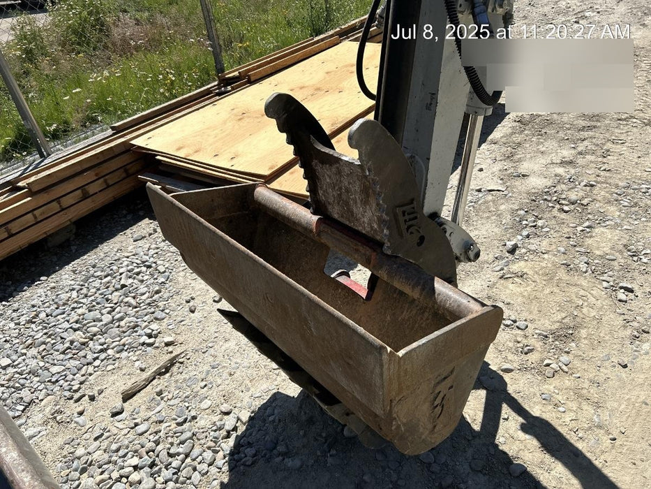 2021 TAKEUCHI TB235-2CR