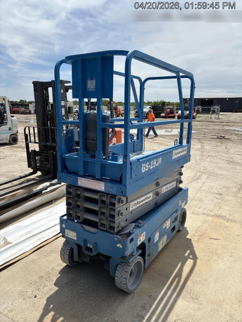 2019 Genie GS-1930 Fixed Rails with Chain Entry