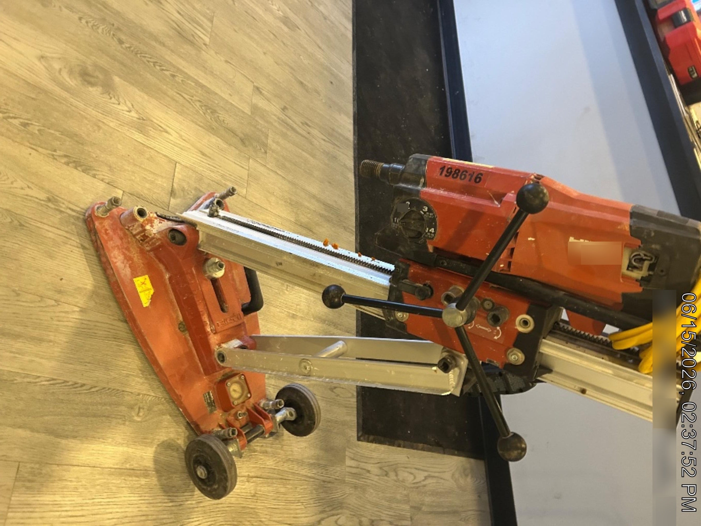 2022 HILTI DD250E