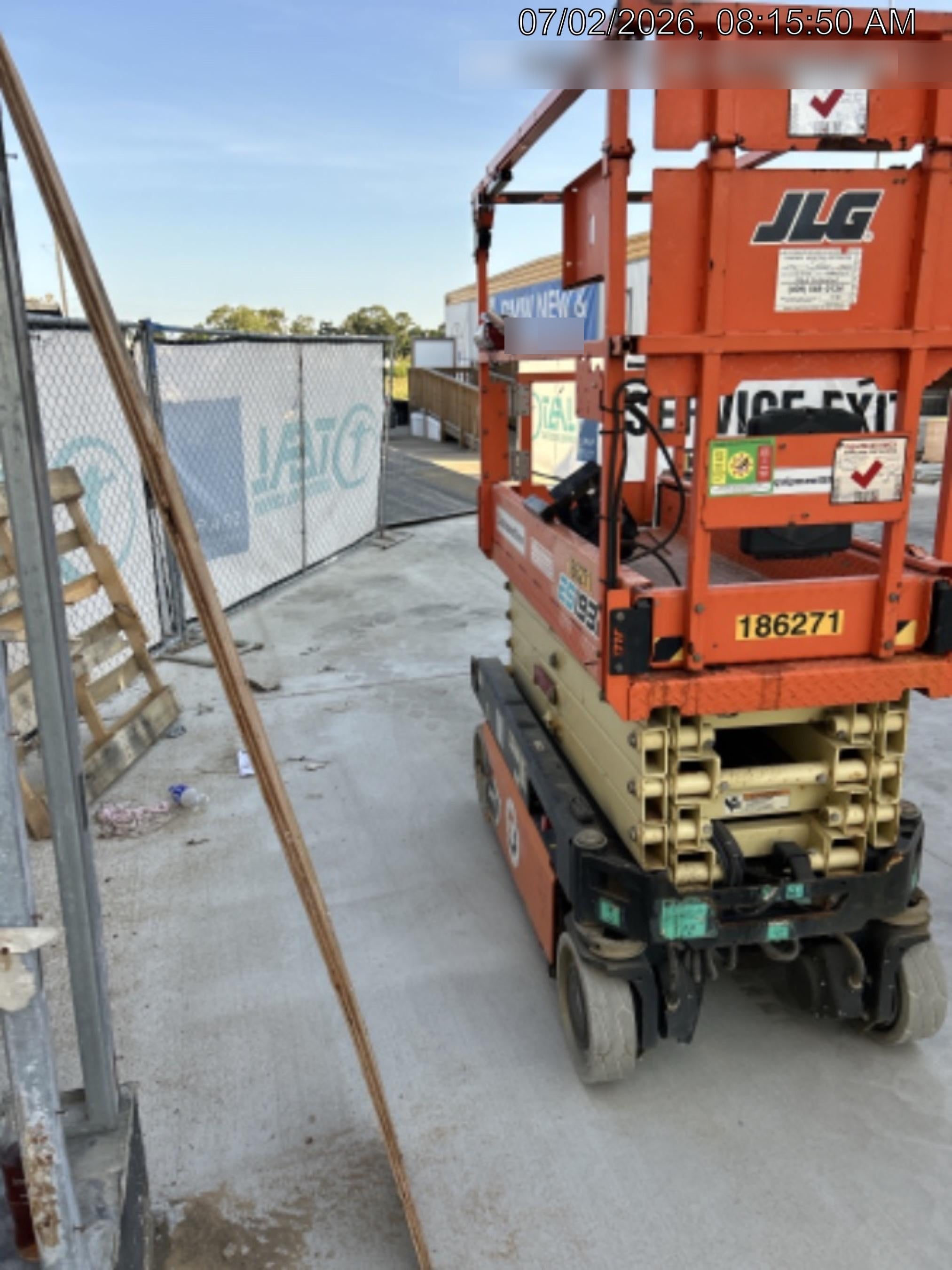 2021 JLG ES1932