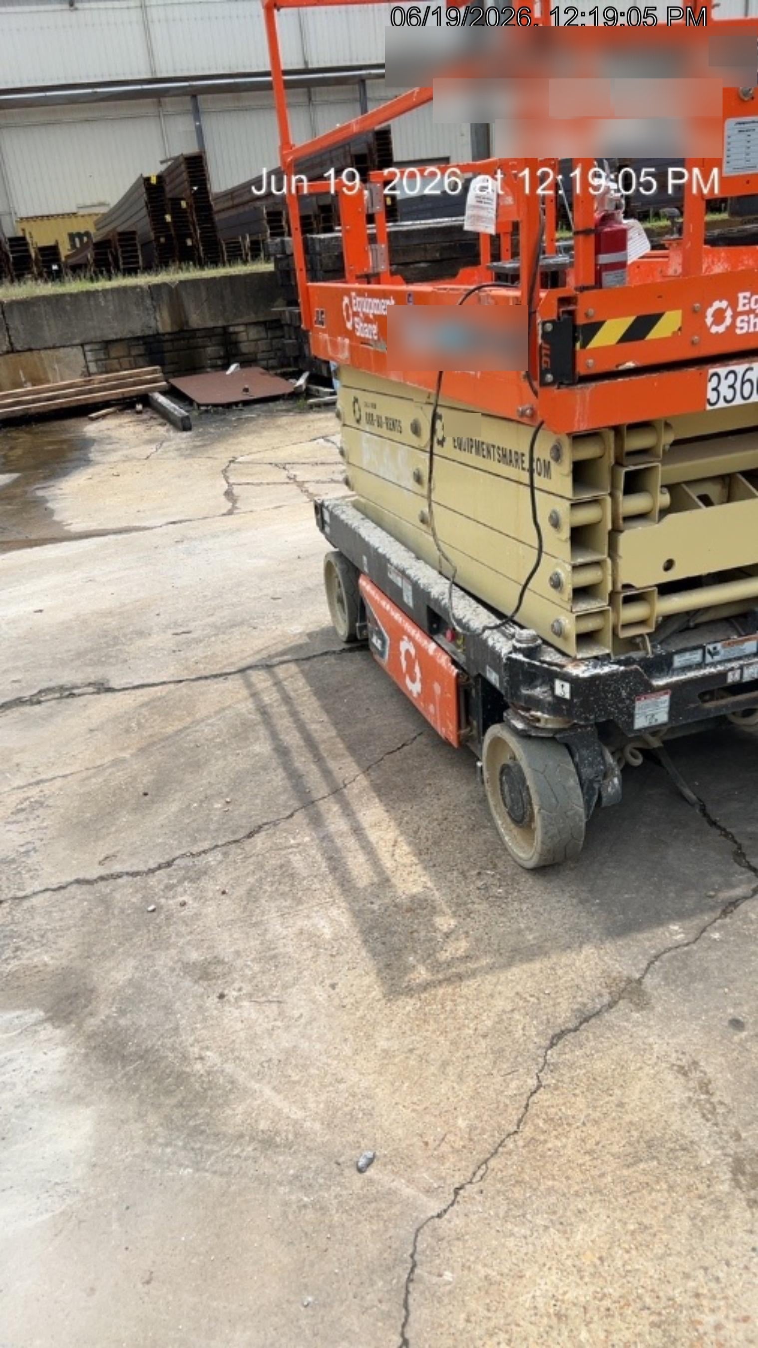 2023 JLG ES3246