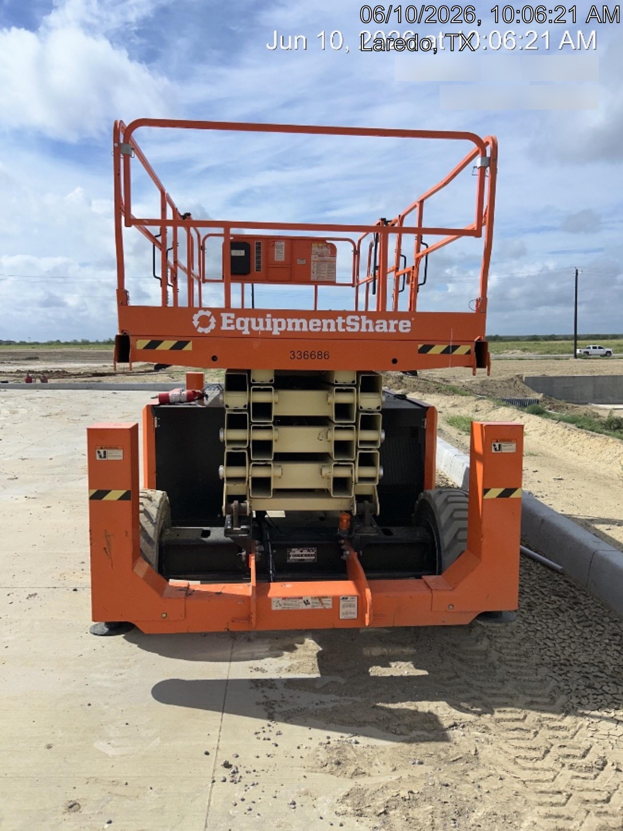 2023 JLG RT4394