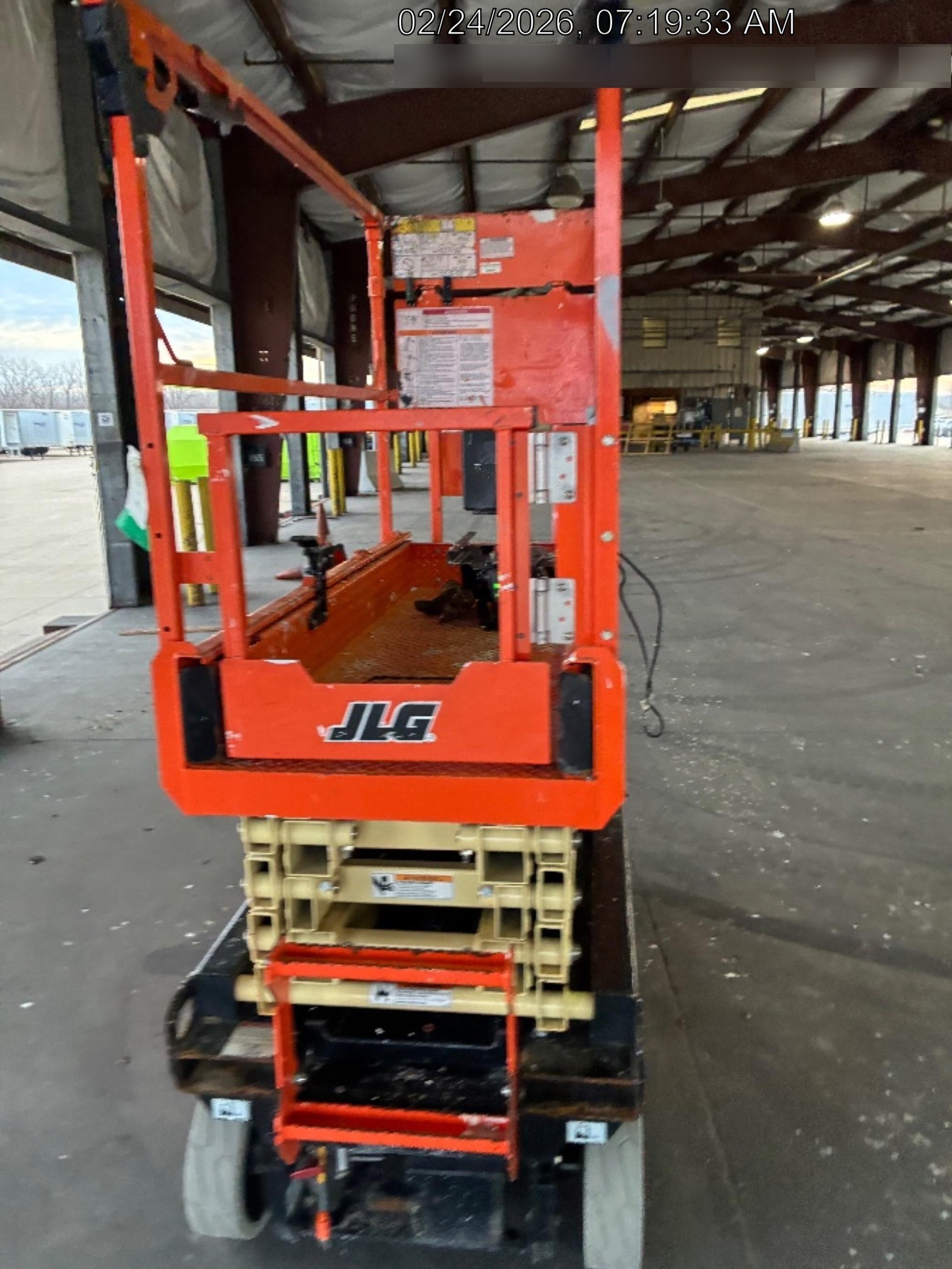 2023 JLG ES1932