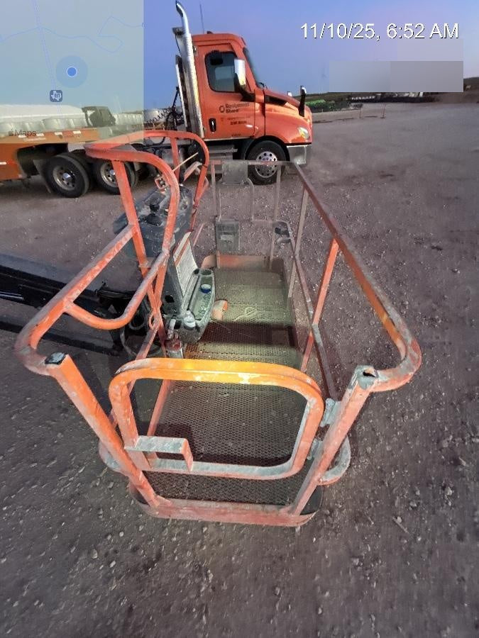 2023 JLG 660SJ