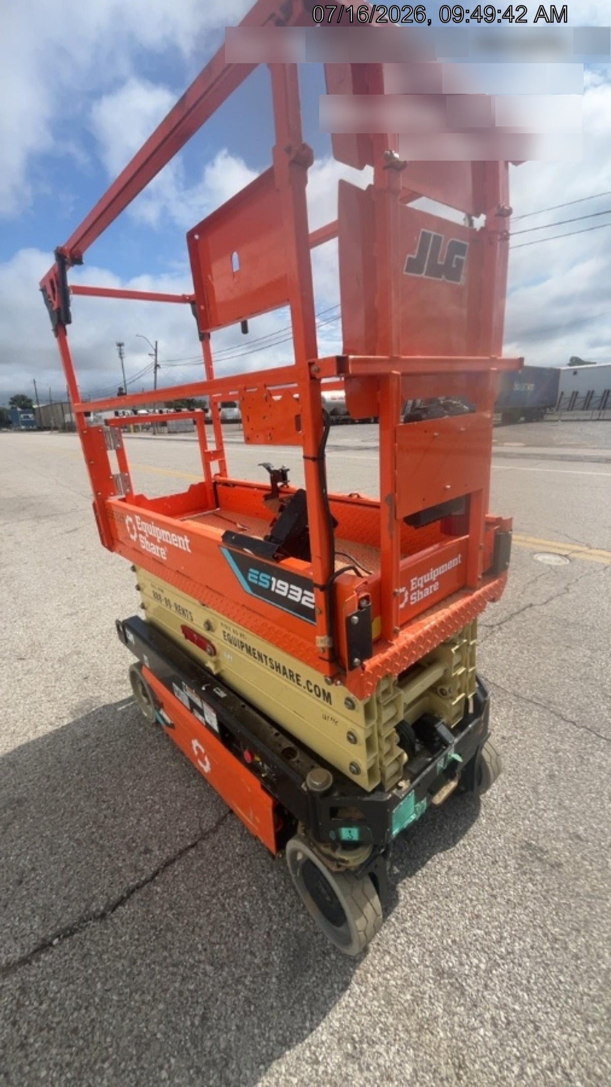 2025 JLG ES1932