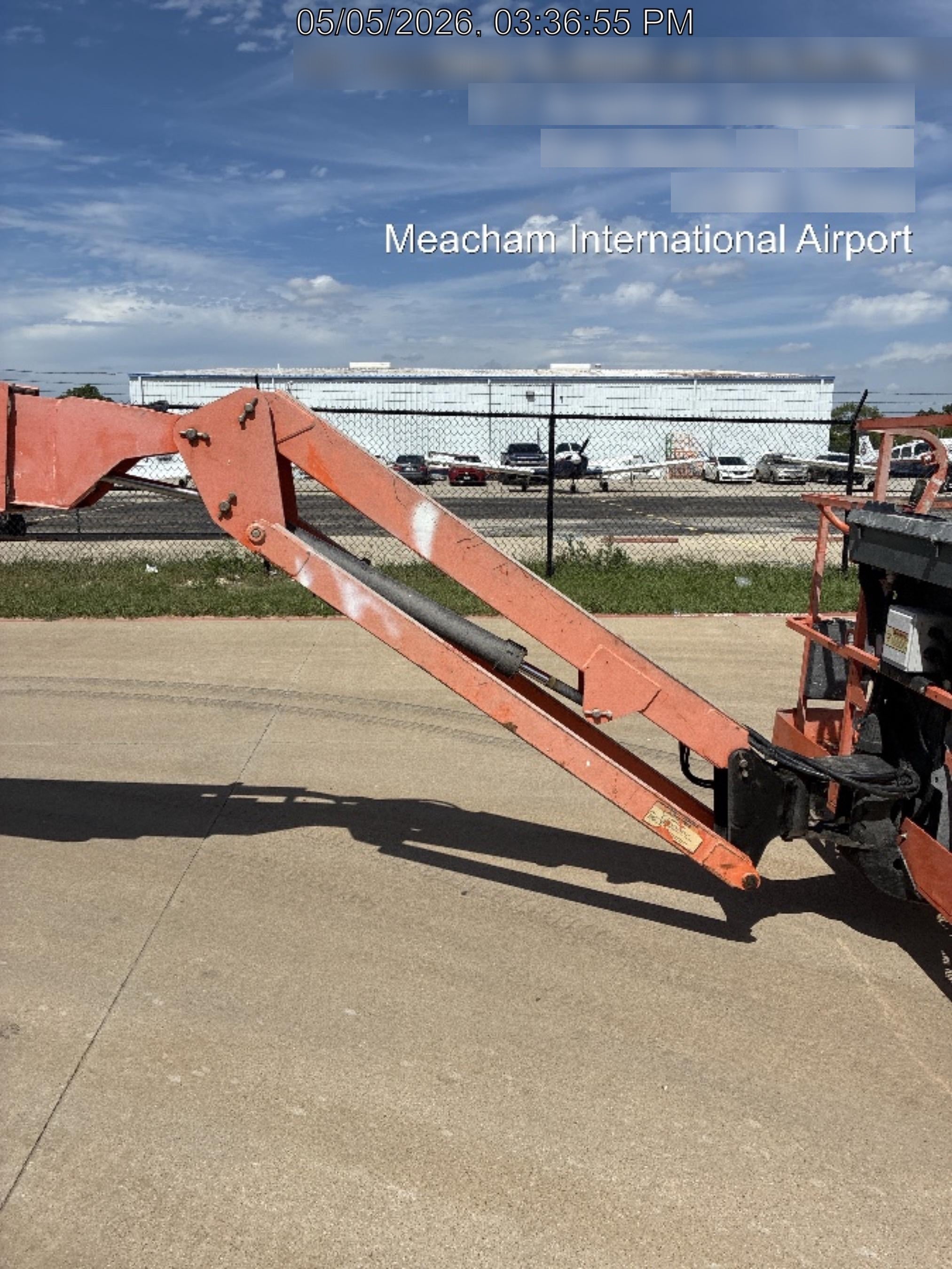 2004 JLG 660SJ