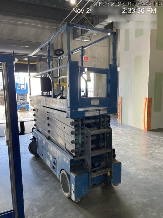 2017 Genie GS-3232 Genie GS3232 Narrow 32' Scissor Lift