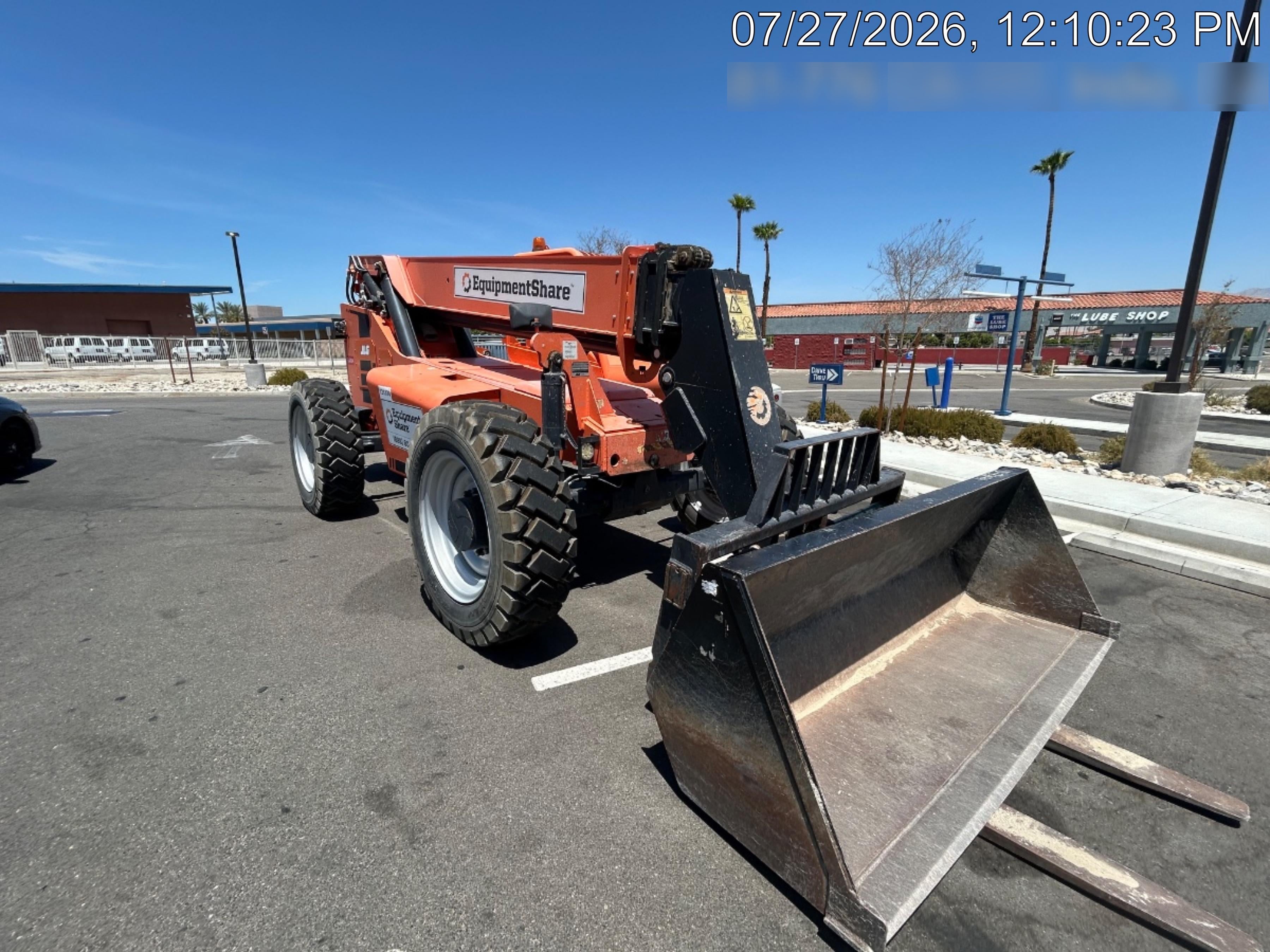 2025 JLG 1001100823