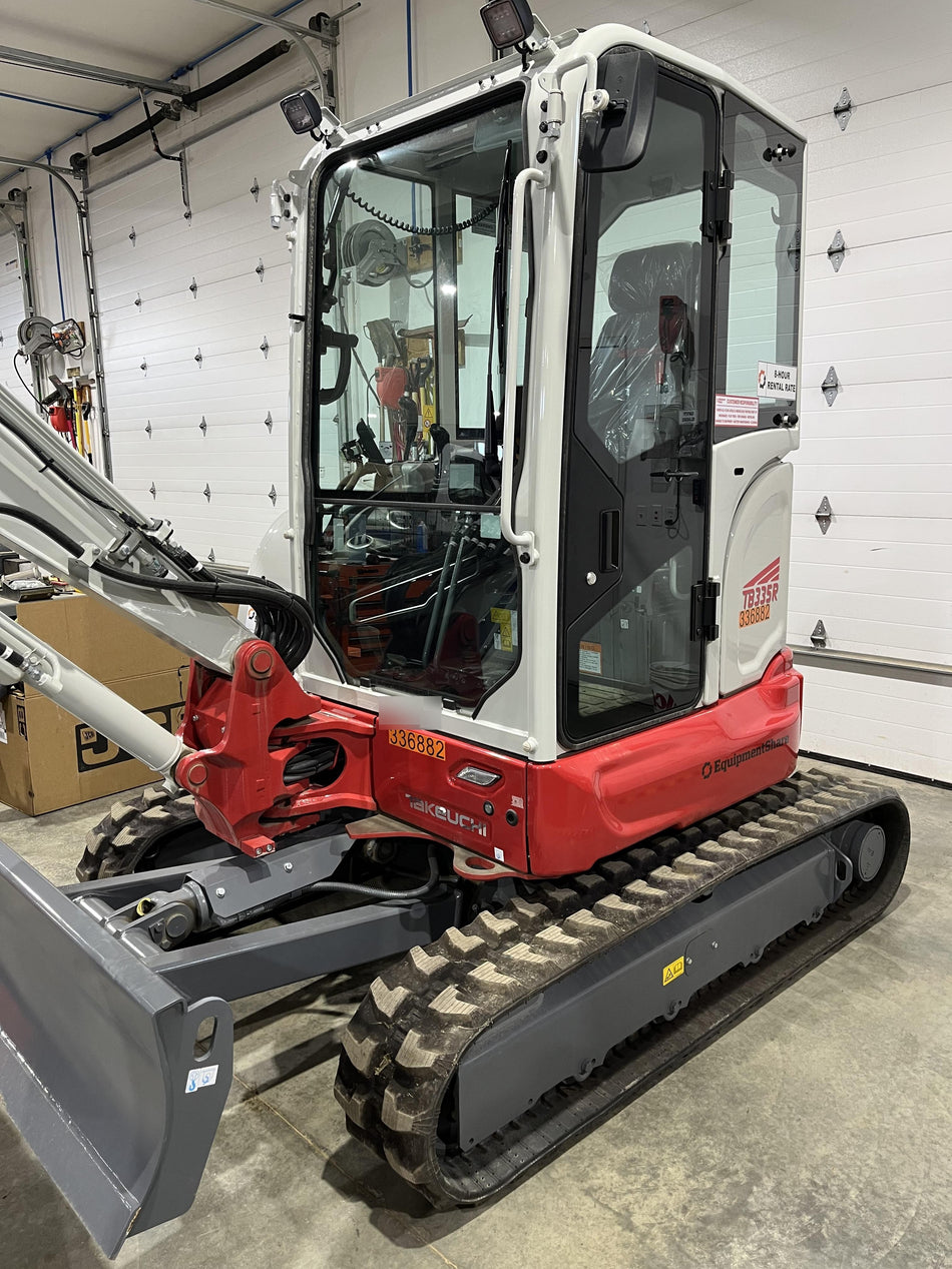 2023 TAKEUCHI TB335R2-CR