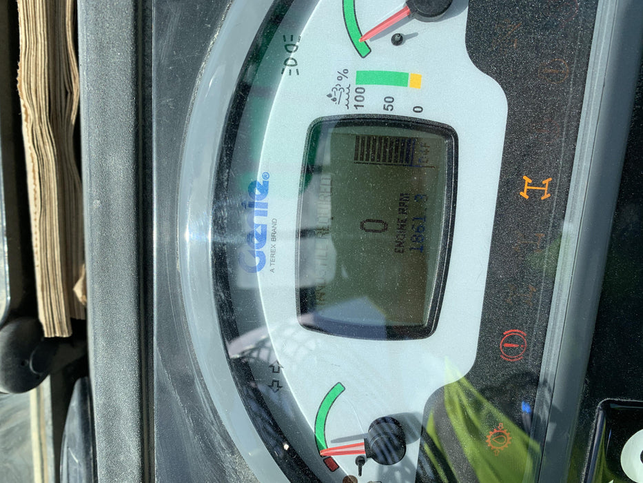 2018 Genie GTH-1056 Genie GTH-1056 w/Enclosed Cab w/HVAC, Work Lights, Solid Tires, Beacon, 60" Carriage and Forks