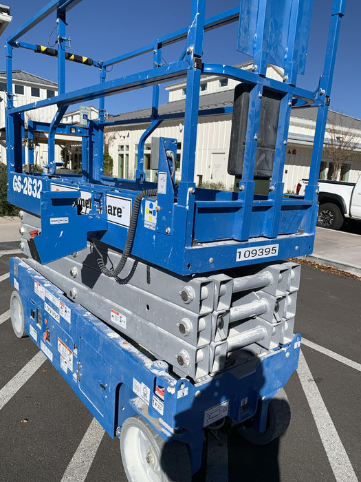 2020 Genie GS-2632 Solid NM Tires, Folding Rails with Half-Height Swing Gate, Beacon, 800W Invertor