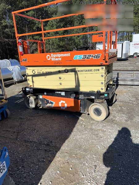 2022 JLG ES3246