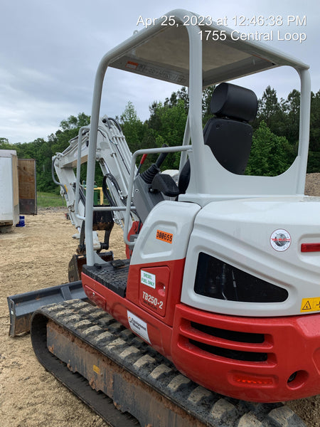 2023 TAKEUCHI TB250-2R