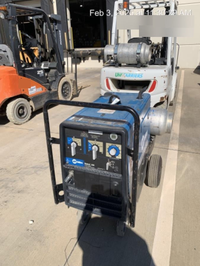 2019 Miller Electric BOBCAT 250 LP/Propane, Running Gear, Tank Bracket, Hose