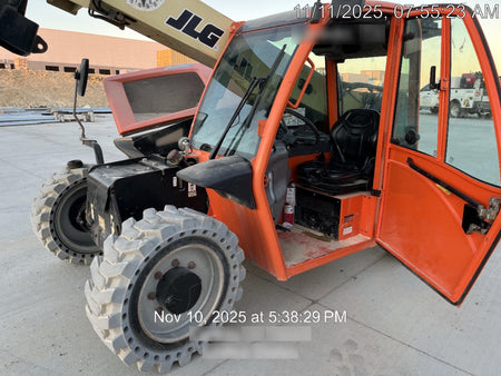 2019 JLG G5-18A Cab/Heat/Air, NM Solid Tires, Beacon w/48" Carriage, 48" Pallet Forks
