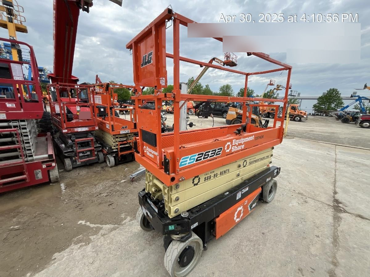 2023 JLG ES2632
