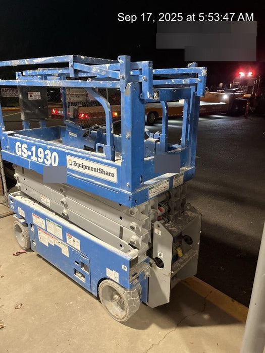 2020 Genie GS-1930 Solid Non Marking Tires, Beacon, Folding rails with half height swing gate, 800W Inverter