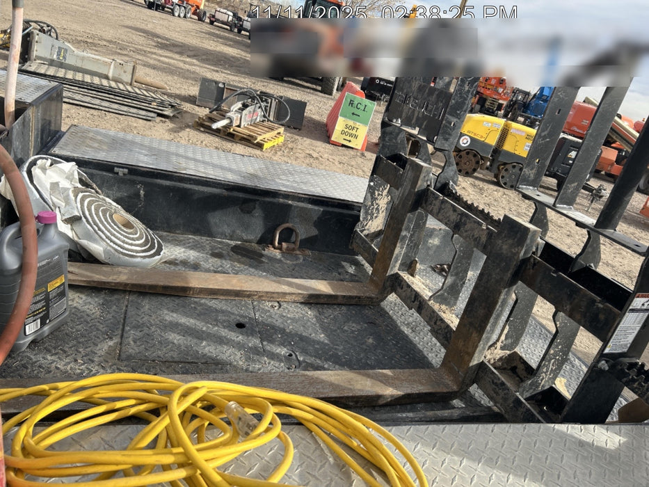 2022 TAKEUCHI 48" Pallet Forks - Takeuchi