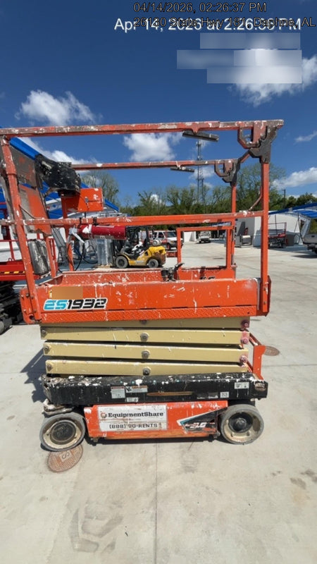 2021 JLG ES1932