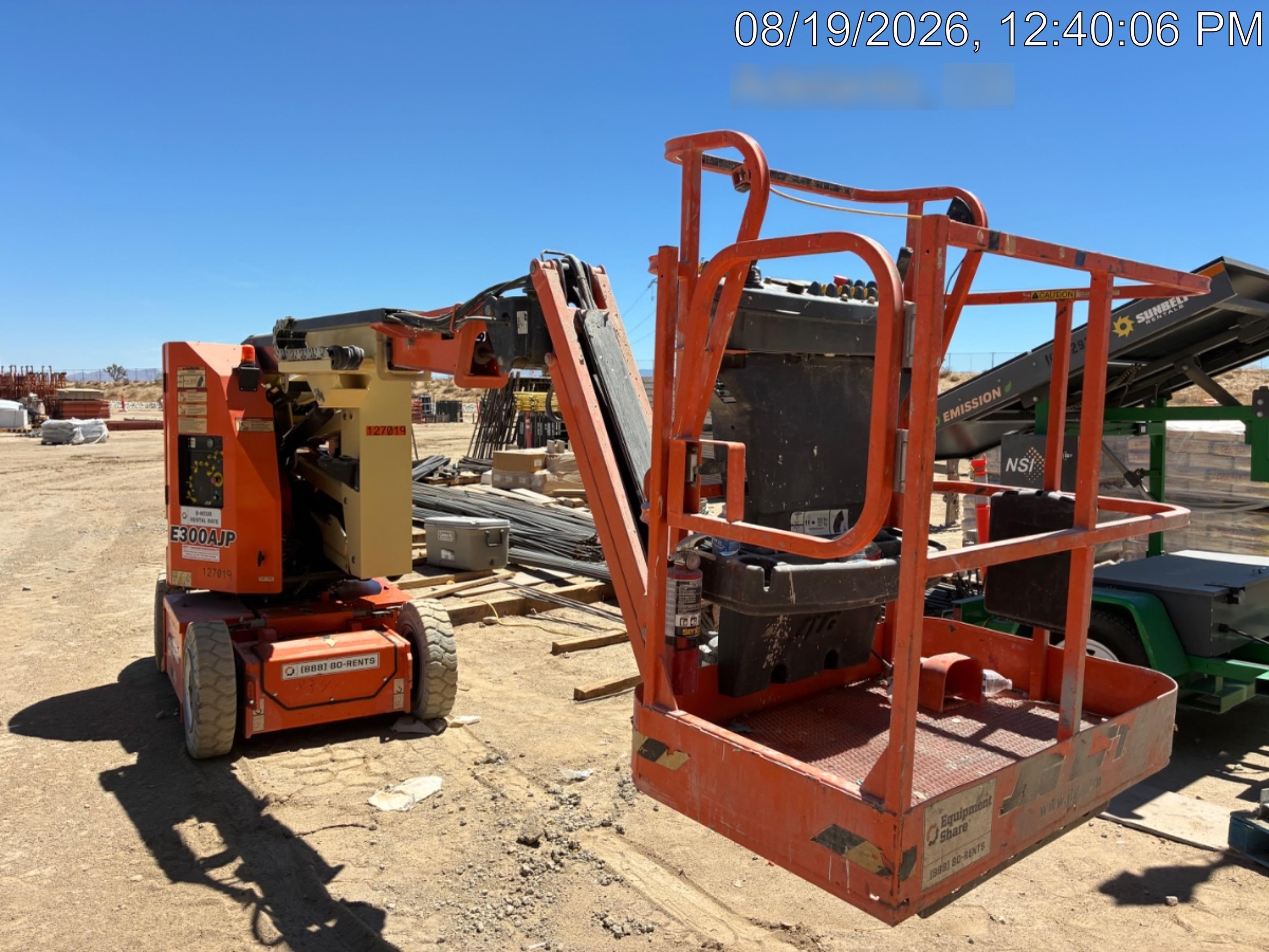2021 JLG E300AJP