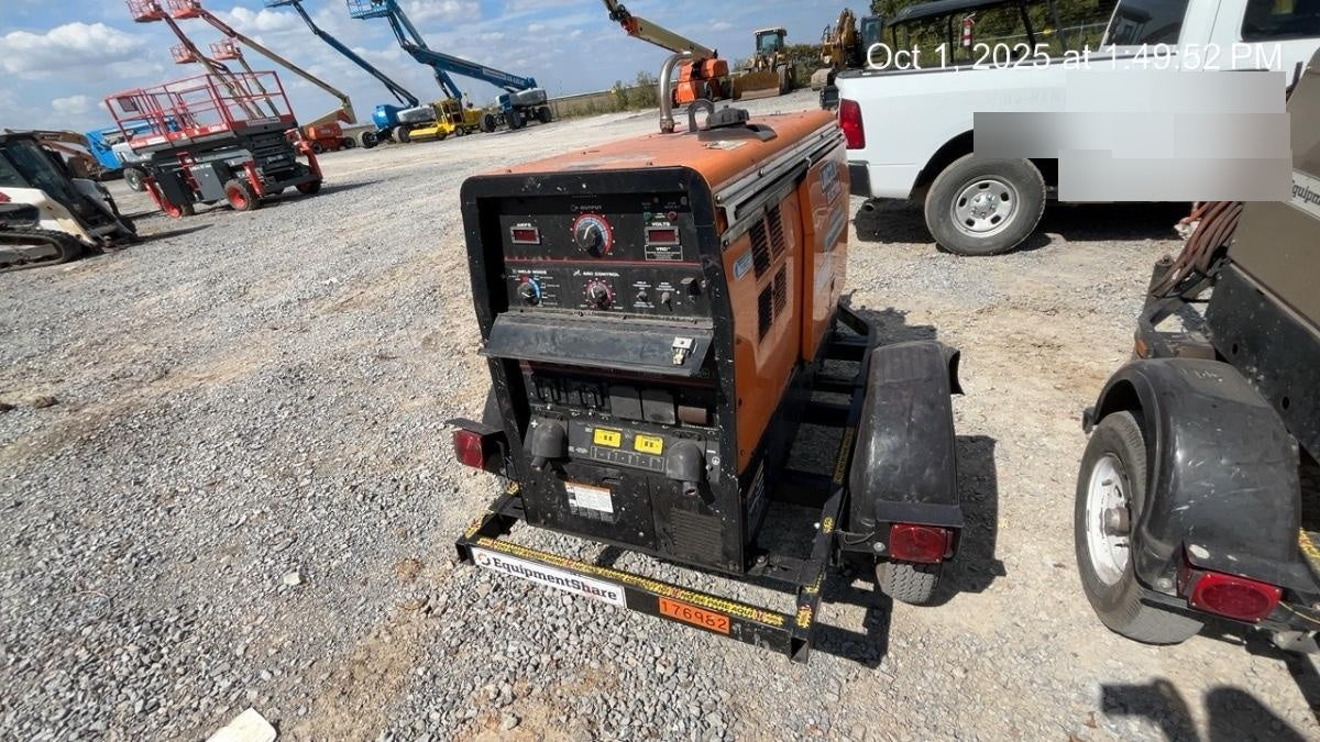 2021 Lincoln Electric Vantage 322 Vantage 322 Ready Pak 3 w/ Decals, ORANGE (includes trailer, cable rack, fender light kit) NO Telematics