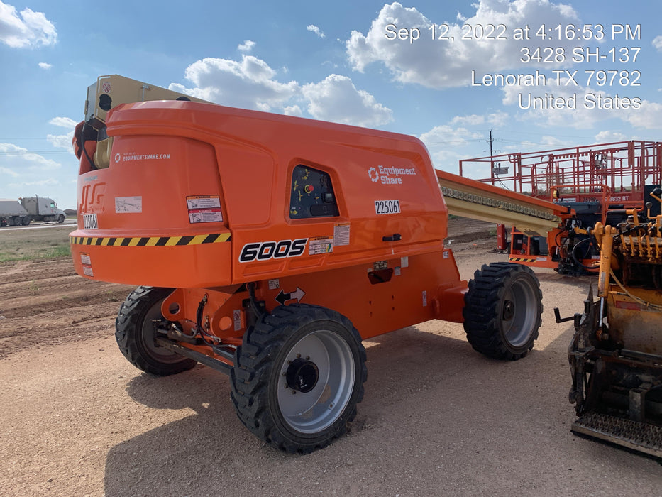 2022 JLG 600S