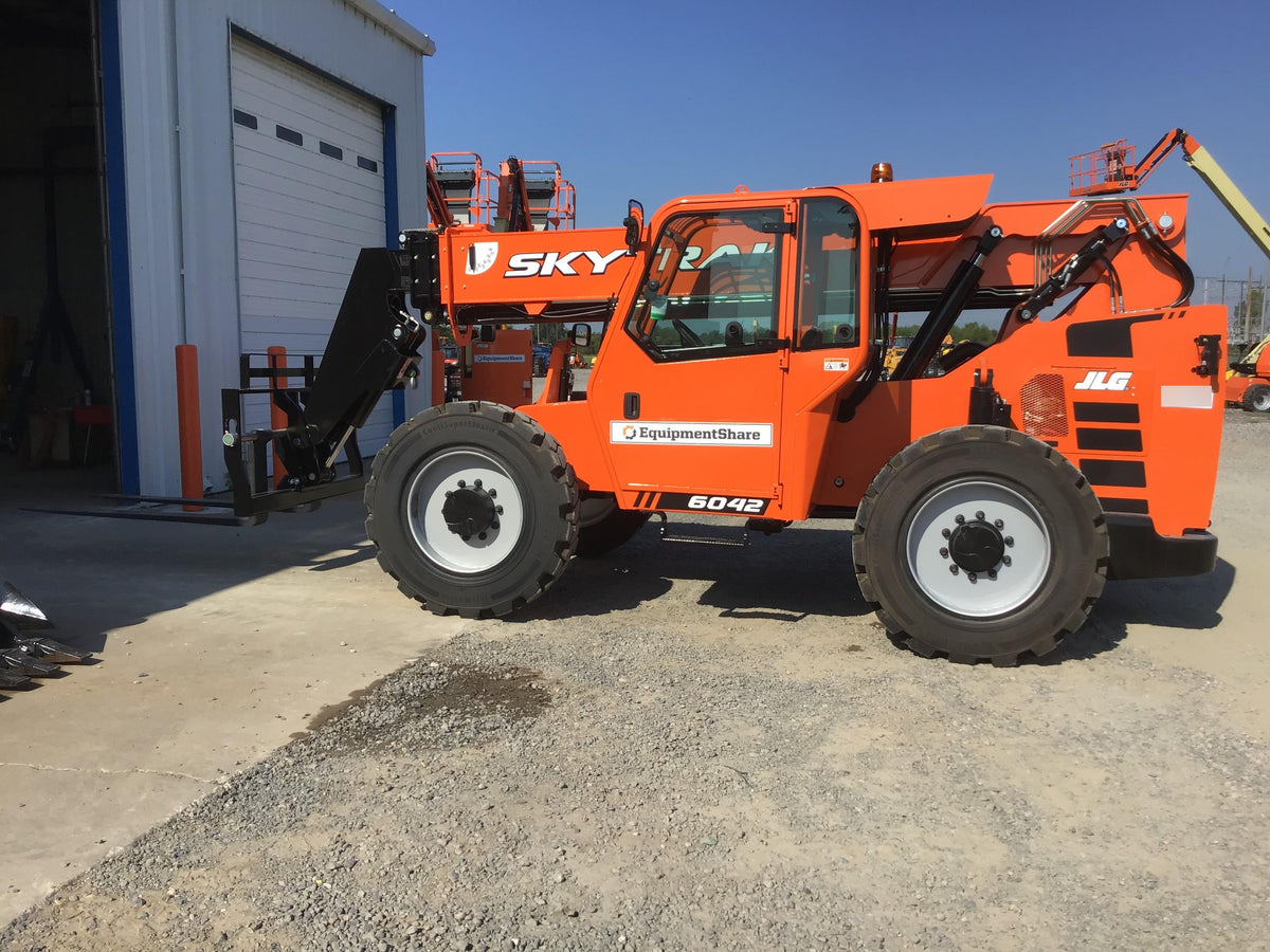 2019 SKYTRAK 6042