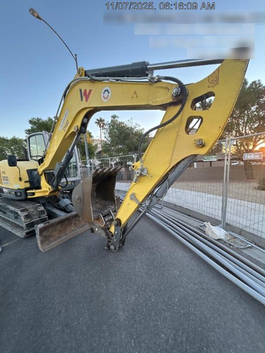 Wacker Neuson ET90 Enclosed Cab, Hybrid Tracks, Long Dipperstick, Bucket