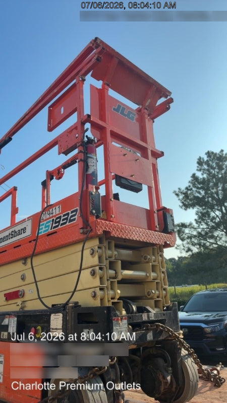 2022 JLG ES1932