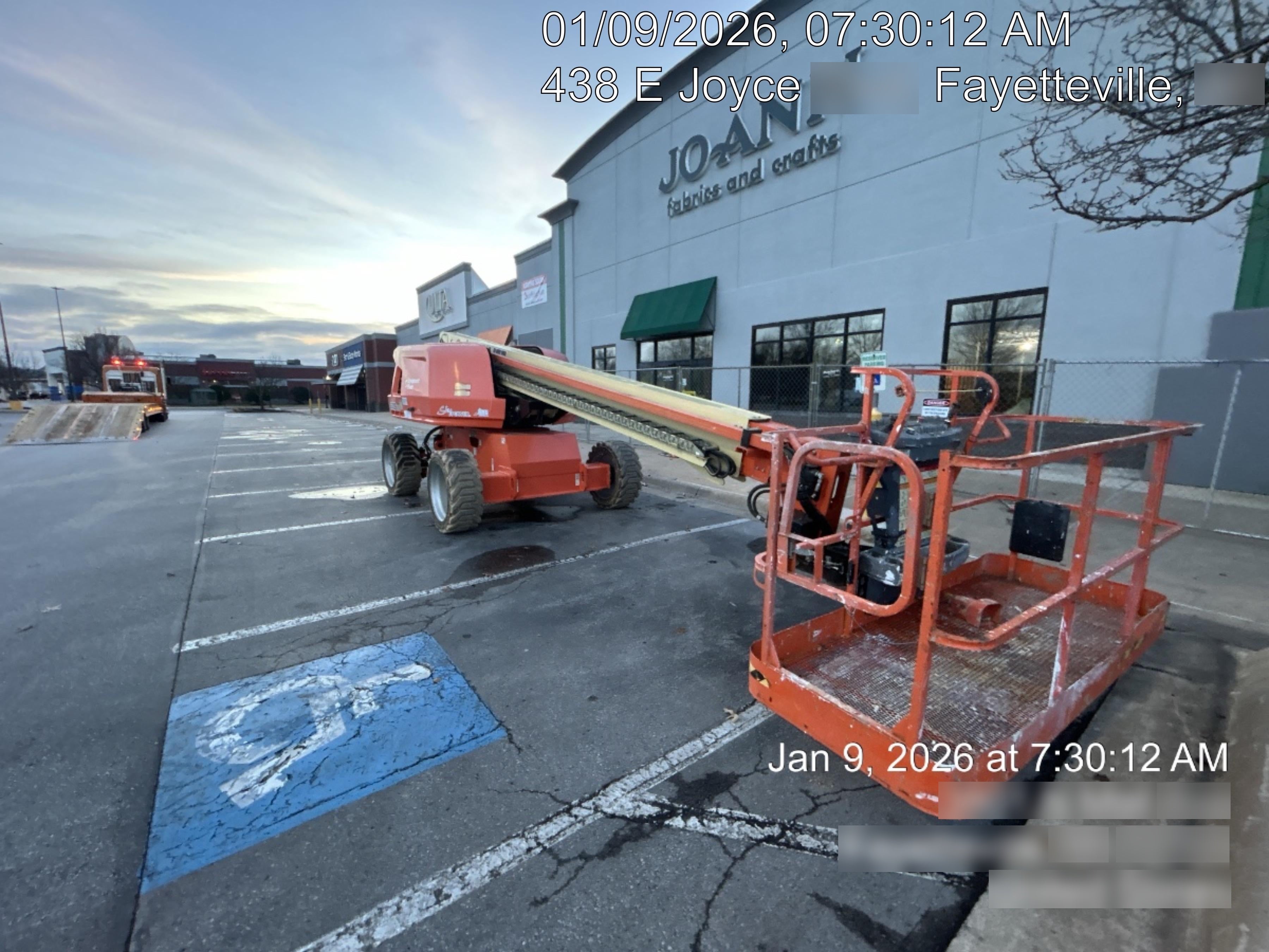 2022 JLG 600S