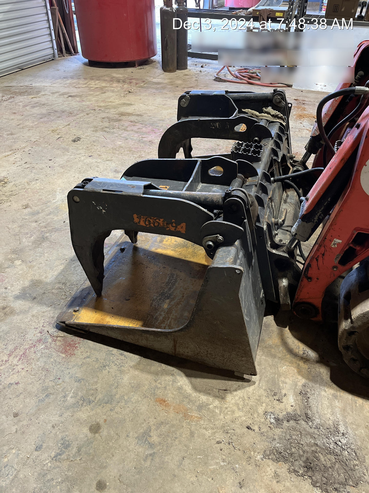 2018 PALADIN 76" Scrap Grapple Bucket - Paladin