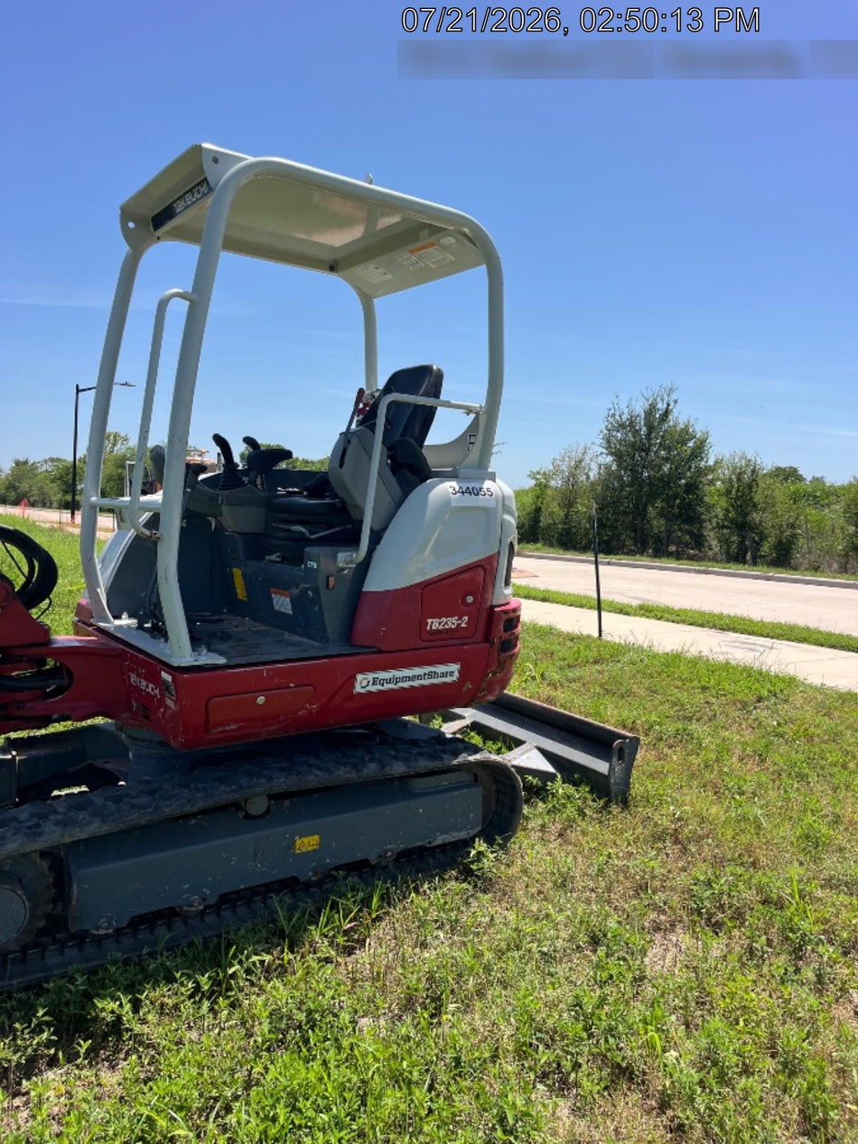 2023 TAKEUCHI TB235-2R