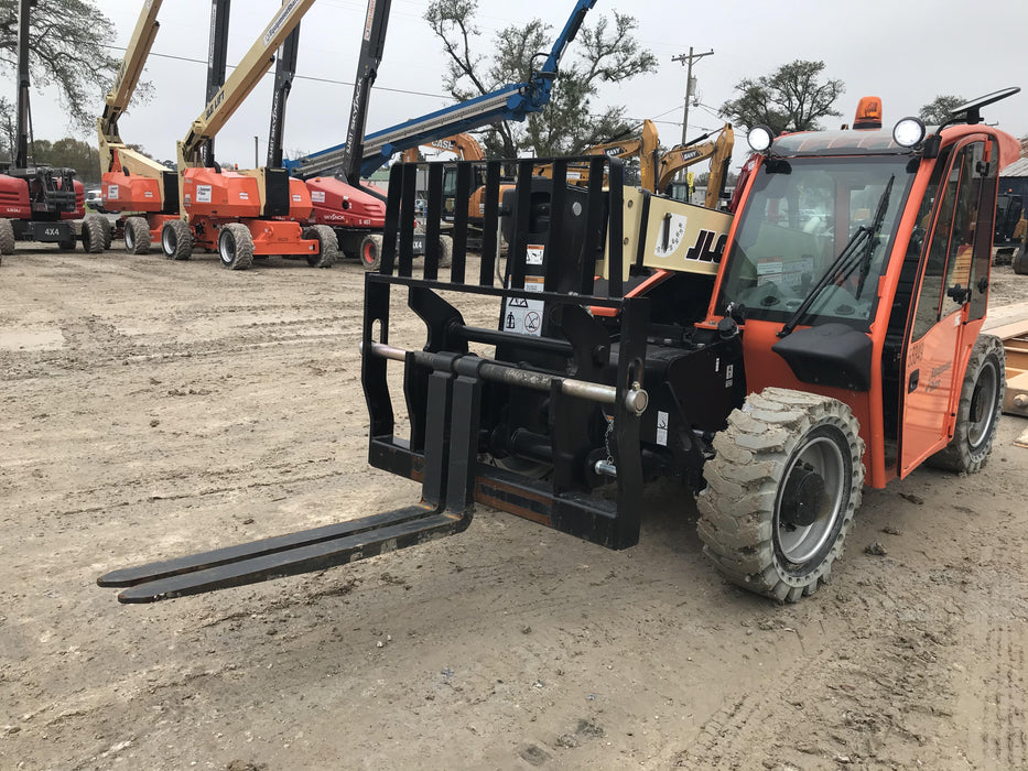 2020 JLG G5-18A Cab/Heat/Air, NM Solid Tires, Beacon w/48" Carriage, 48" Pallet Forks