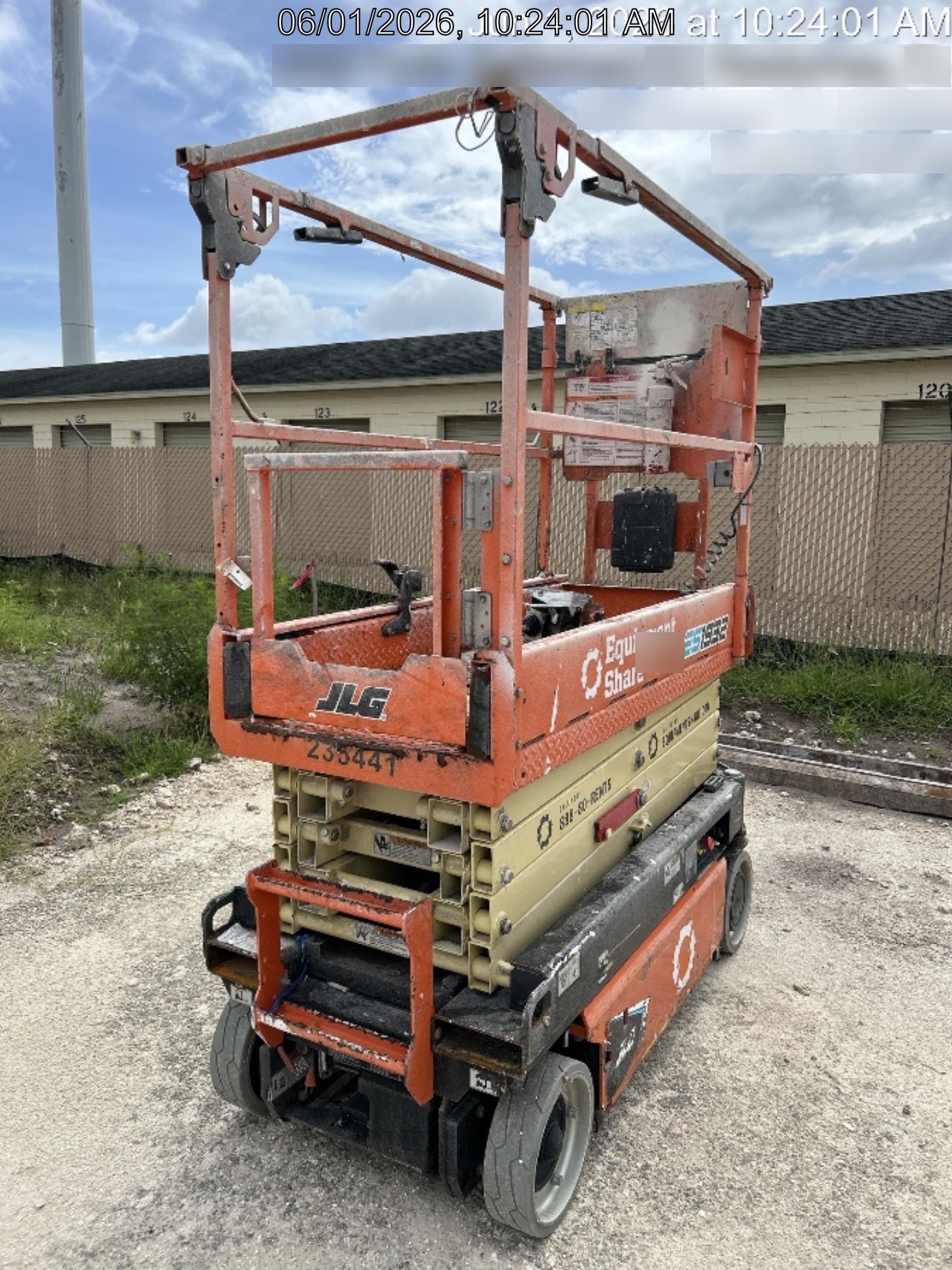 2022 JLG ES1932