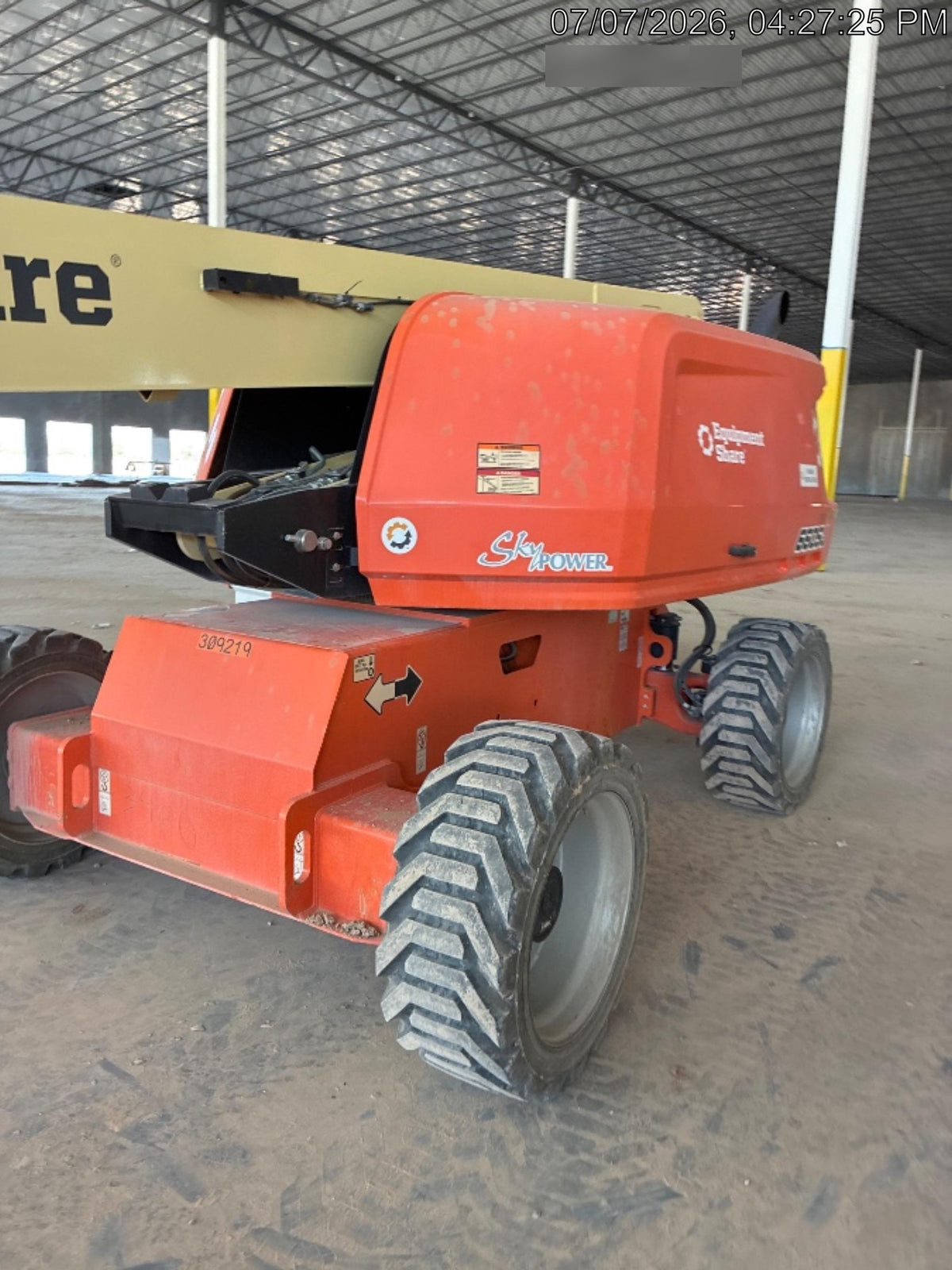 2023 JLG 660SJ