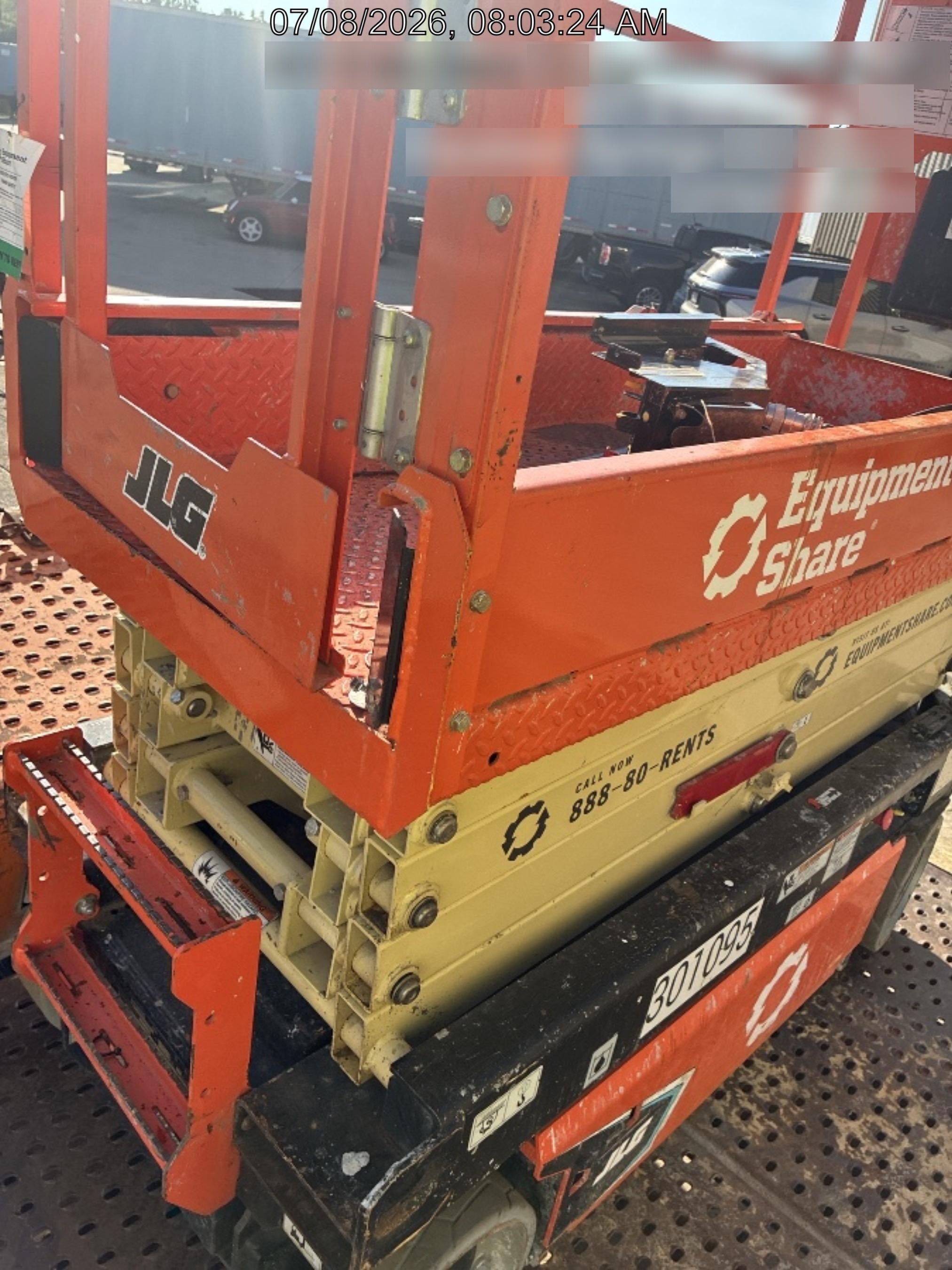 2023 JLG ES1932