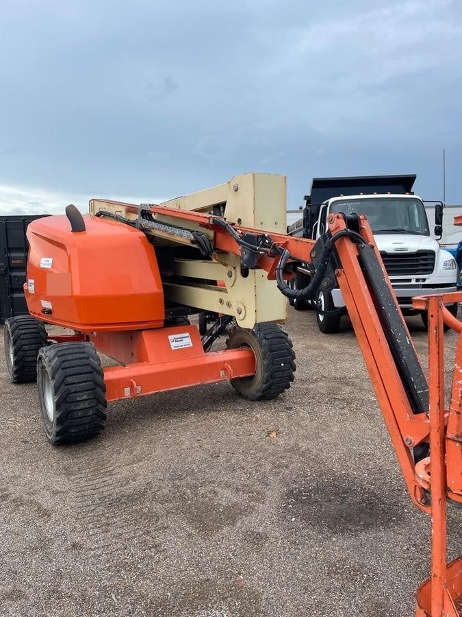 2019 JLG 450AJ