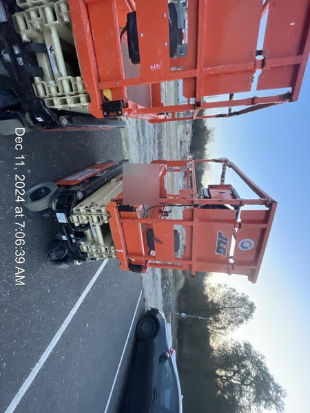 2022 JLG ES1932