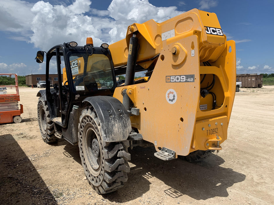 2020 JCB 509-42 Canopy, Solid Tires, Work Lights, Beacon, Aux Hydraulics, Back up Alarm, Lifting Eye, ES Decals