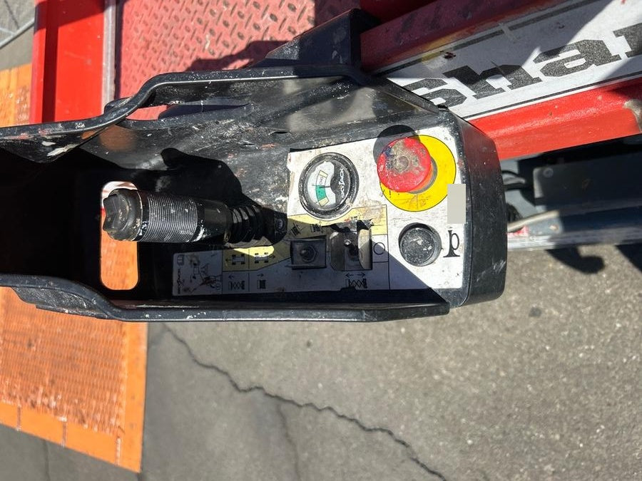 2020 Skyjack SJIII-3219 Solid NM Tires, Half height spring hinged entry gate, Dual Beacons, 800W Inverter