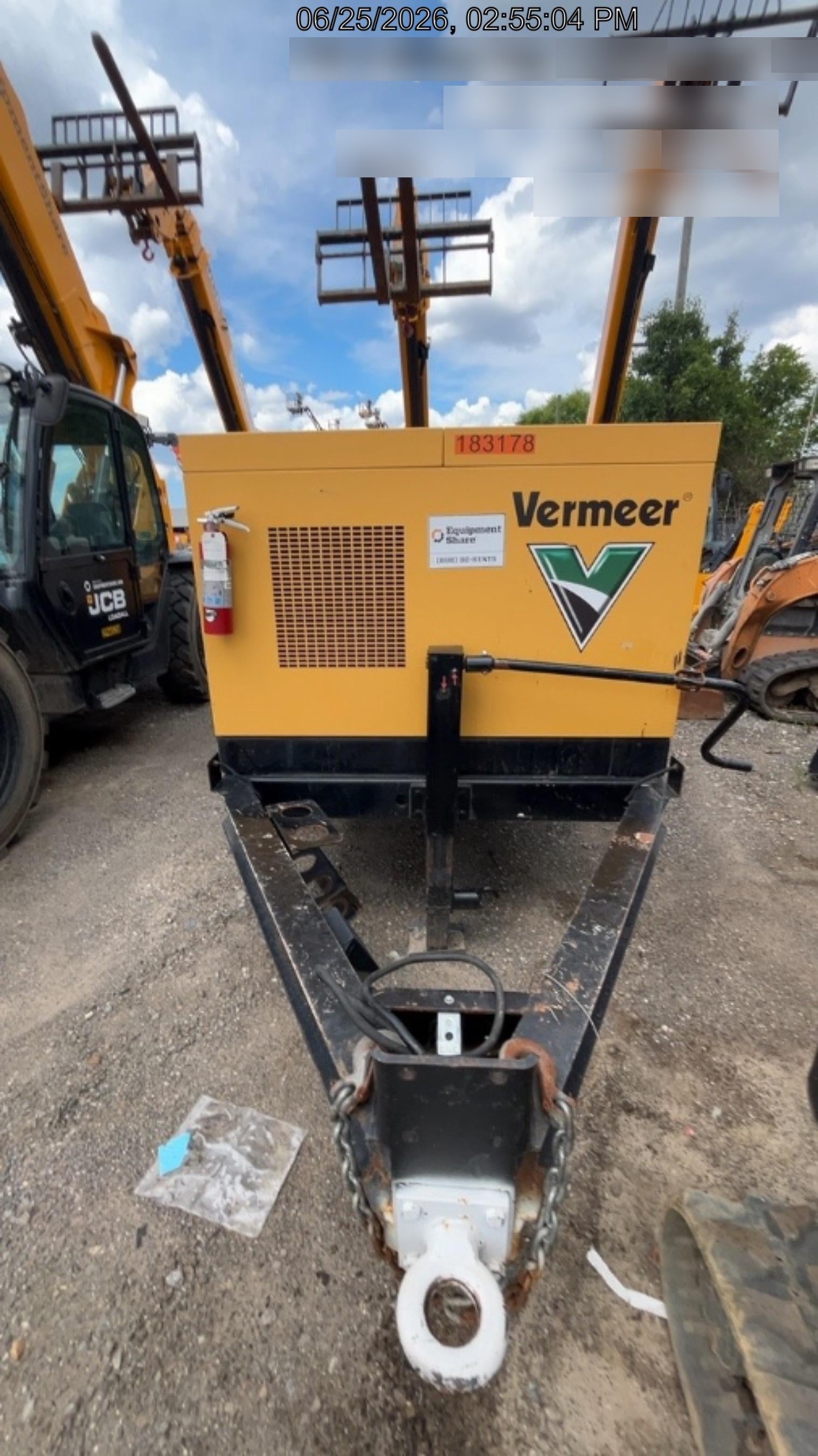2021 Vac-Tron LP573XDT T4 Koehler Diesel Engine, 500 Gallon Debris Tank, x2 100 Gallon Water Tanks