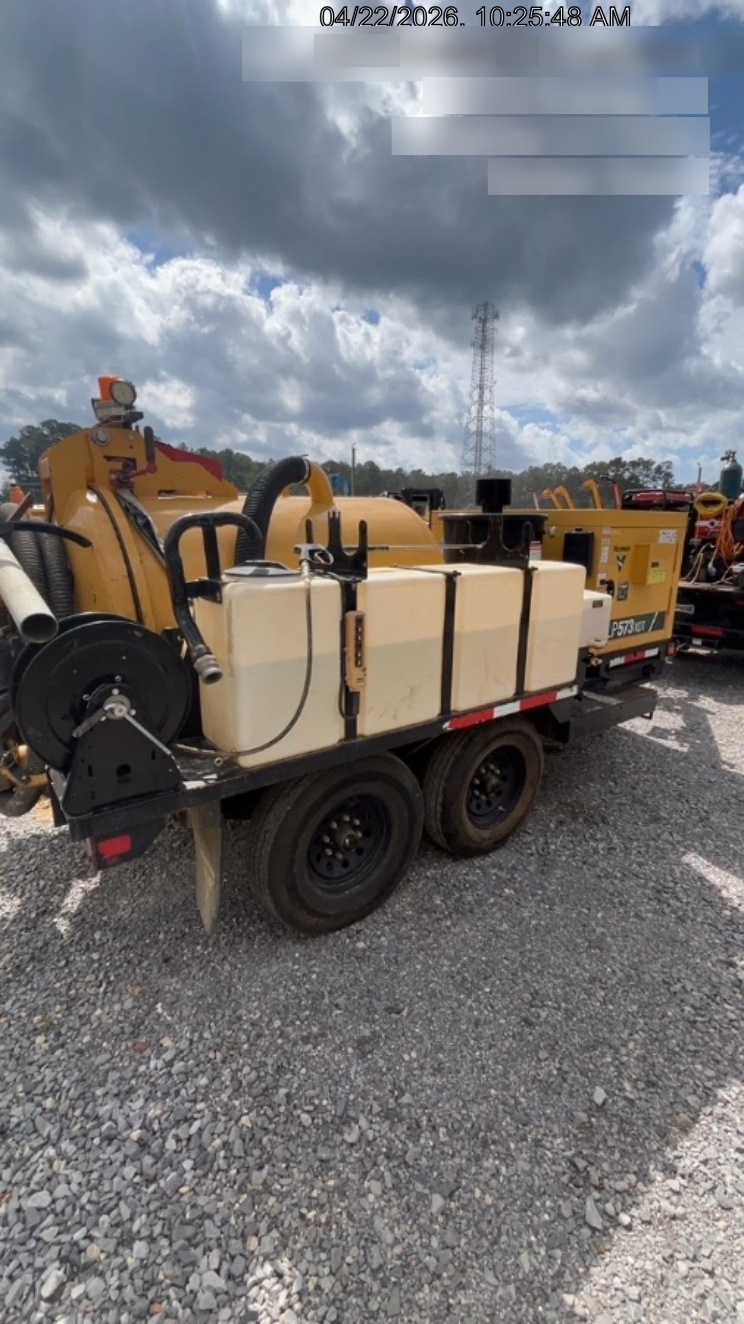 2022 VAC-TRON LP573XDT