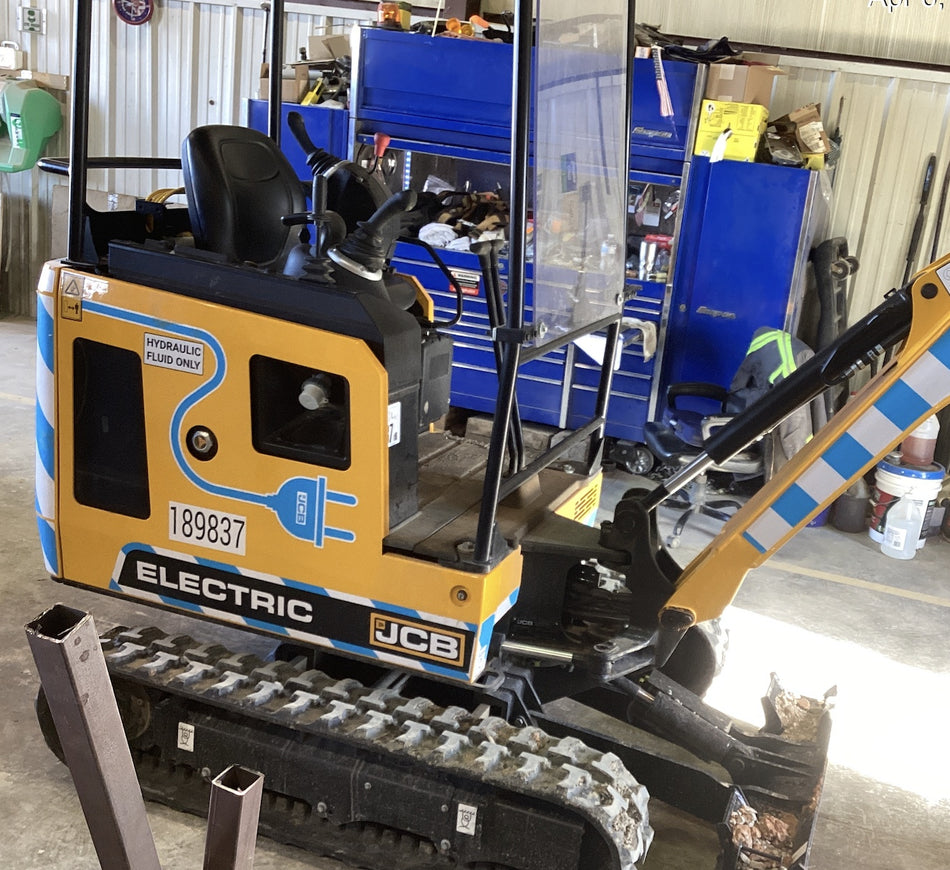 2022 JCB 19C-1E Canopy, Rubber Track, Beacon, Dipper, WL, Coupler, ES Decals