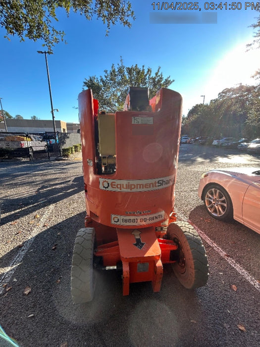 2019 JLG E300AJP