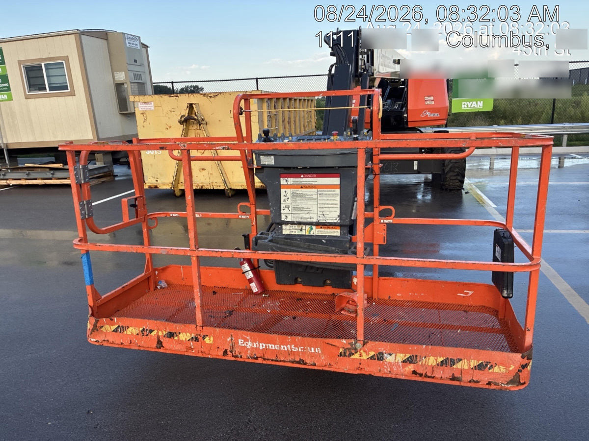 2023 JLG 660SJ